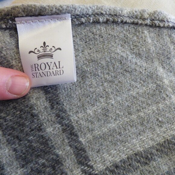 QUIRKY BOHO GOTH ROYAL STANDARD GRAY PLAID CHECK PONCHO TOP WITHOUT BELT O/S - Picture 6 of 11